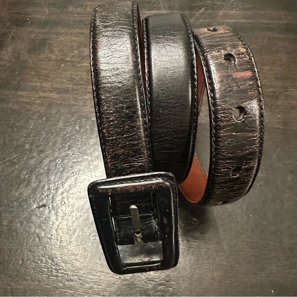 Liz Claiborne Genuine Leather Belt - Picture 2 of 6